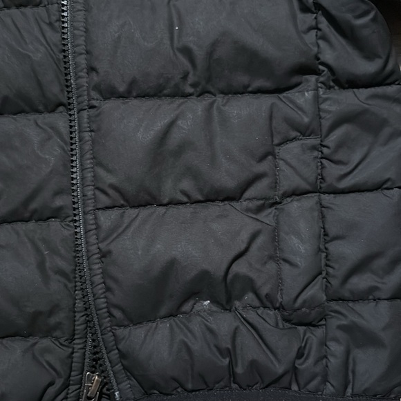 The North Face boys puffer jacket - Picture 3 of 9